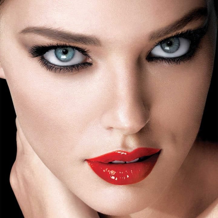 Lip gloss color elixir worn by model Emily Didonato